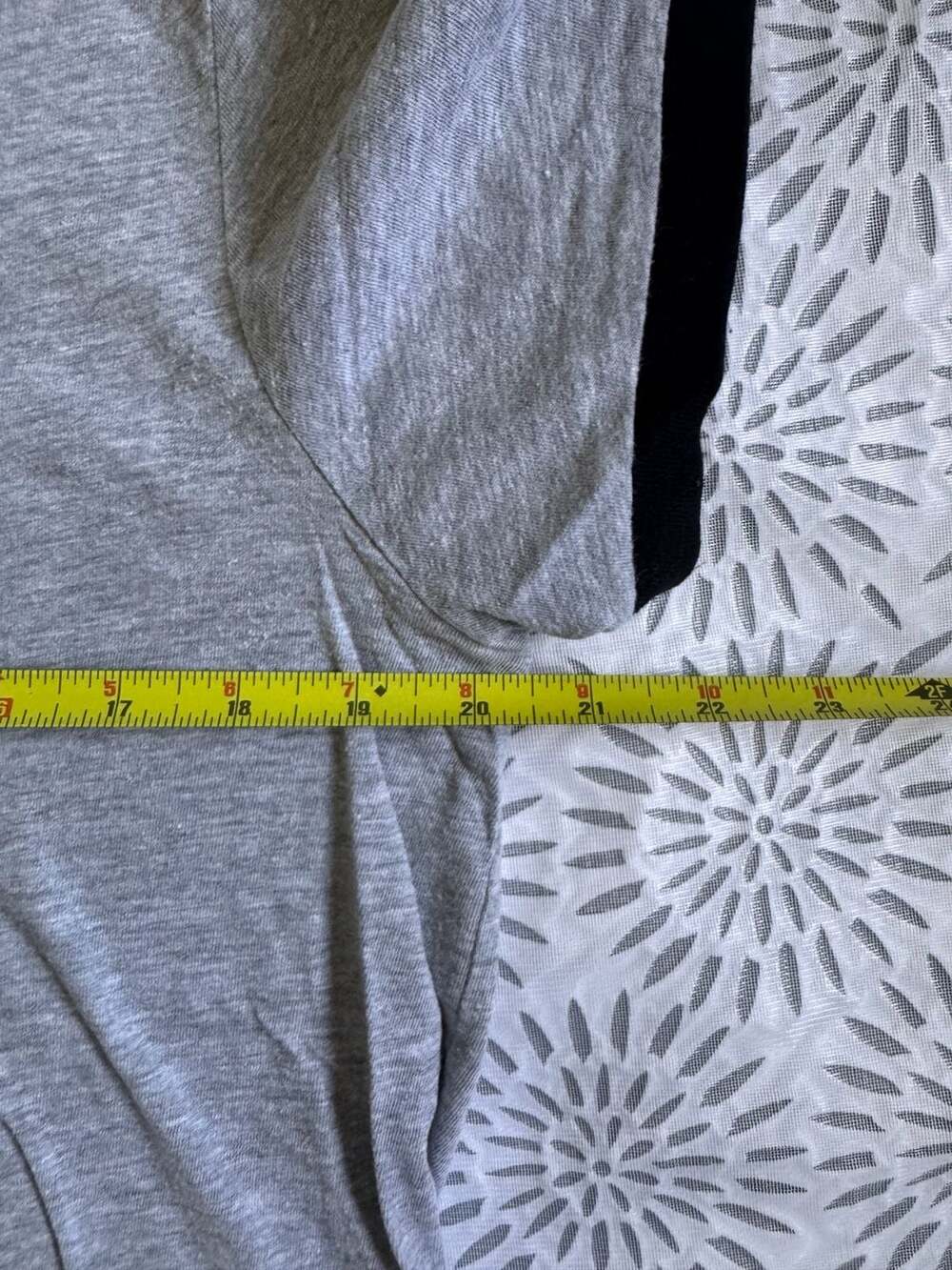 Guess Los Angeles T-Shirt Grey Men’s Large Used - Picture 5 of 5